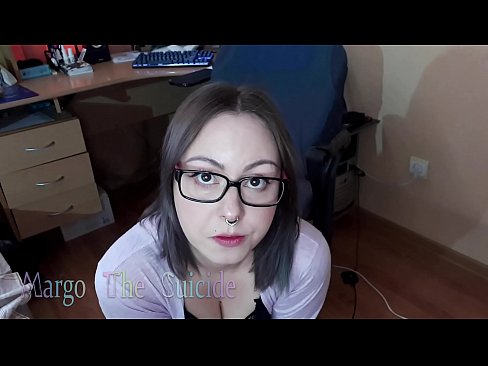 ❤️ Sexy jente med briller suger dildo dypt på kamera ️❌ Pornovideo ved no.nomescriativos.top ❌